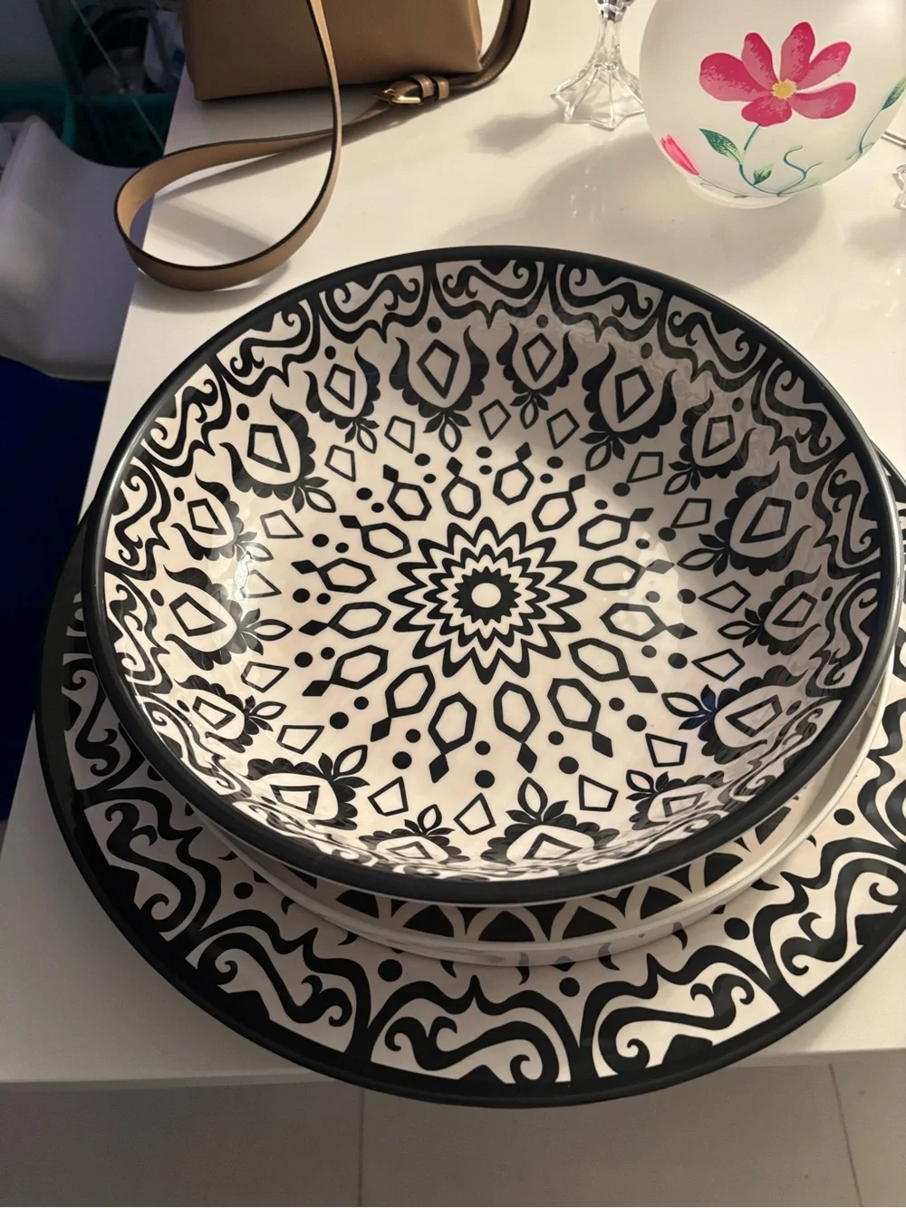 N/A elegant black